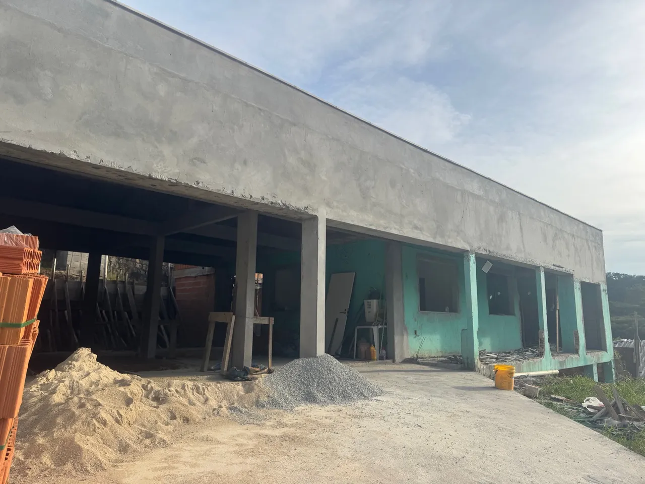 Casa dois terrenos junto casa em construção 