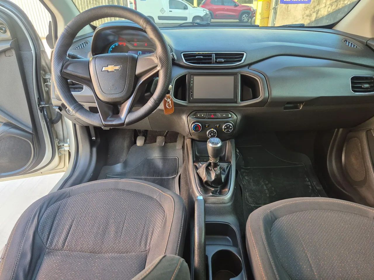 Onix lt 1.0 2014 GNV impecável  - Foto 5