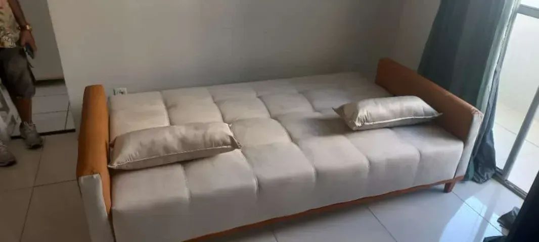 Sofá cama empório novo de loja na cor cinza - Foto 3