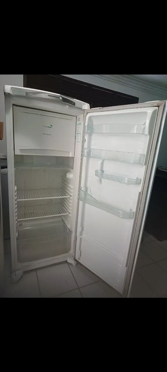 Geladeira frost free ótima 