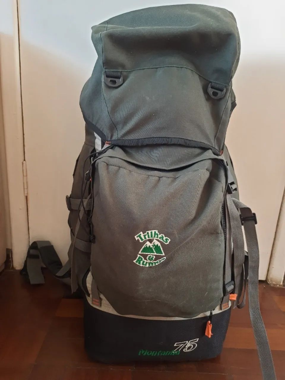 Mochila Cargueira para Trekking, 75 litros, marca Trilhas e Rumos