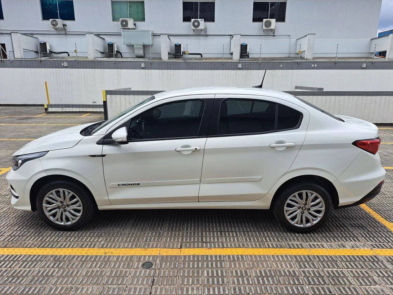 Fiat Cronos Drive 1.3 8V Flex 2022 - Foto 4