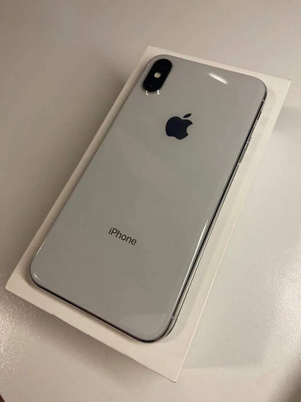 Iphone X - 256GB - Branco