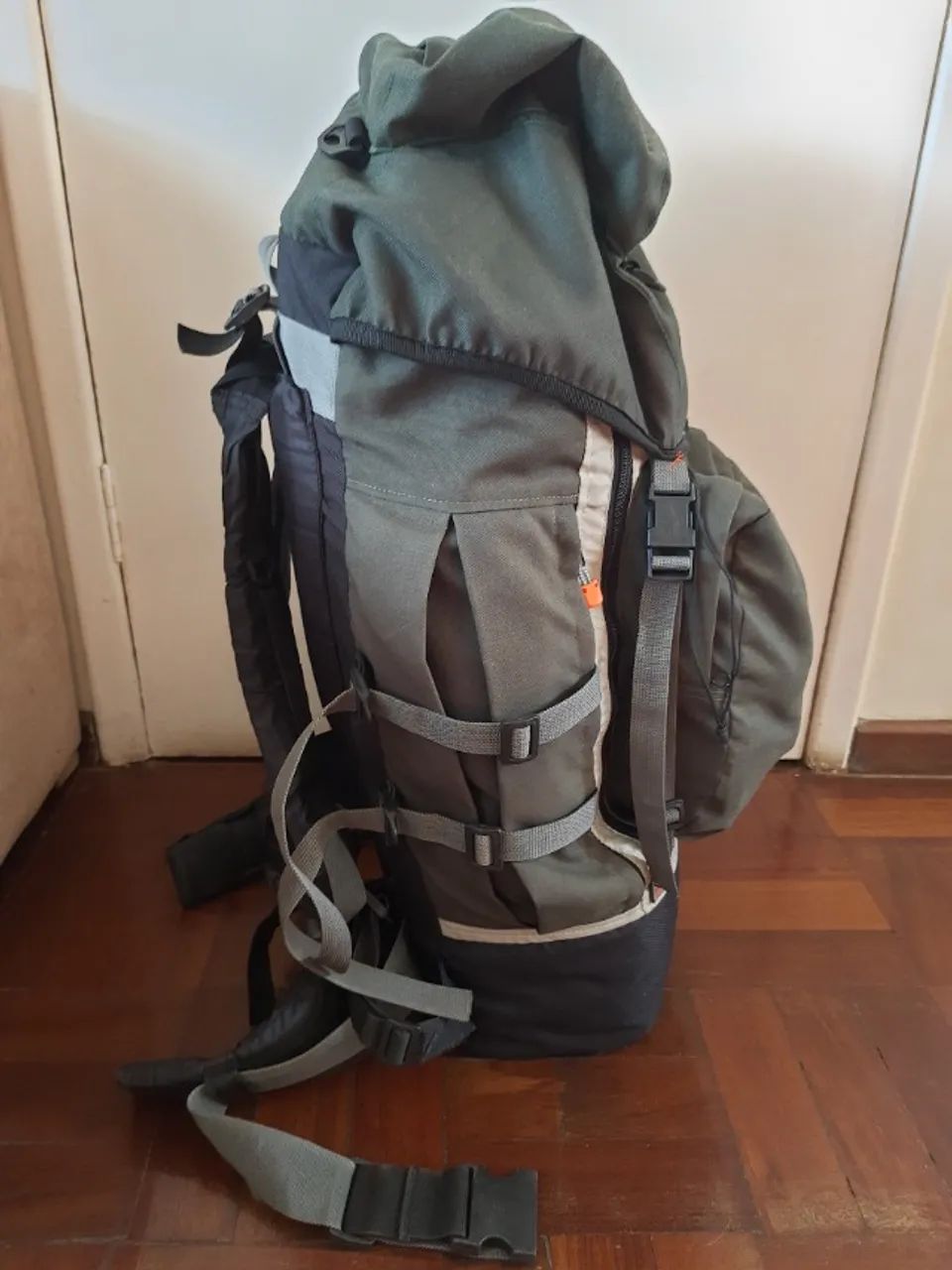 Mochila Cargueira para Trekking, 75 litros, marca Trilhas e Rumos - Foto 3