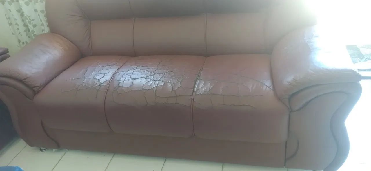 Sofá de couro - 2 lugares. - Foto 3