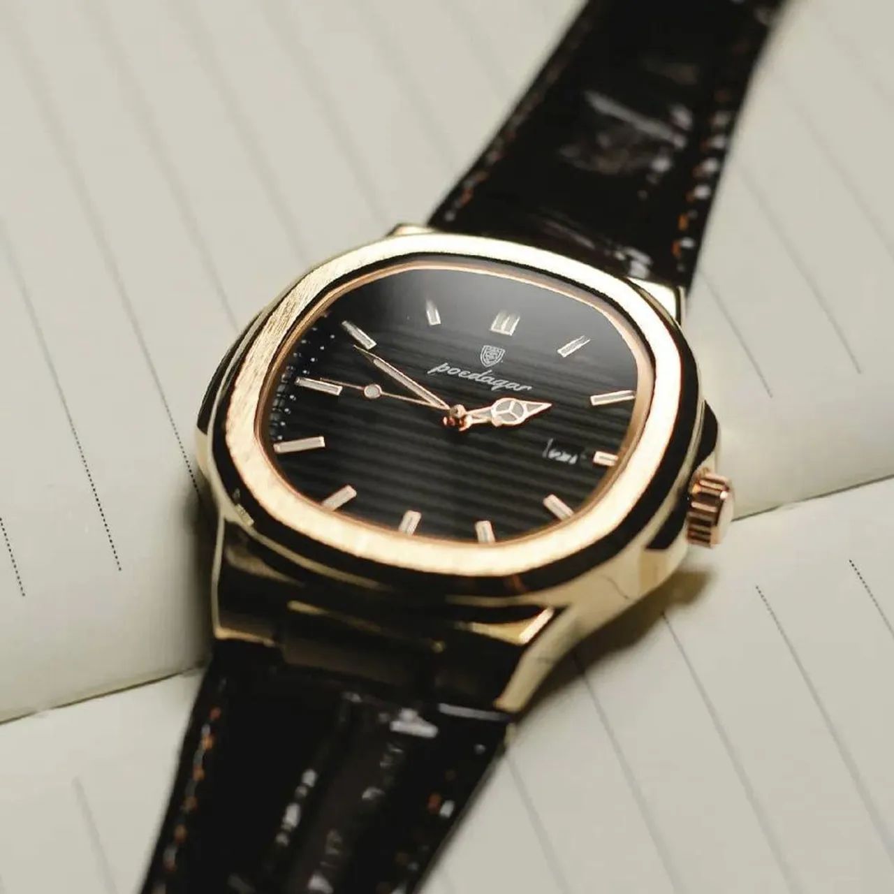 Relógio Masculino Dourado Elegante - Novo - Foto 2
