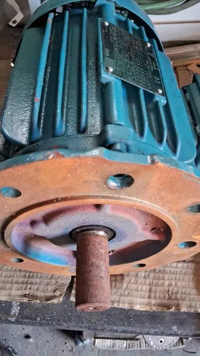 Motor Elétrico WEG 3 CV - Foto 2