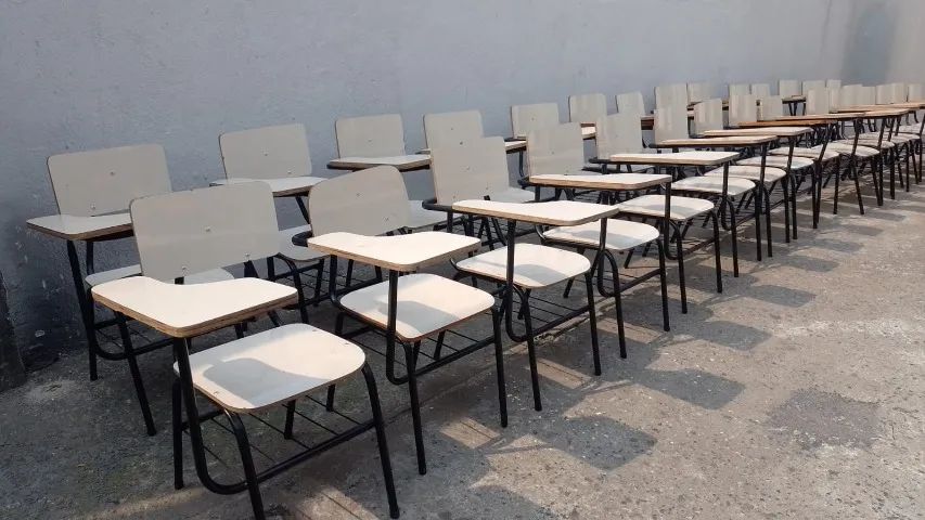 Cadeiras Universitárias - Foto 3