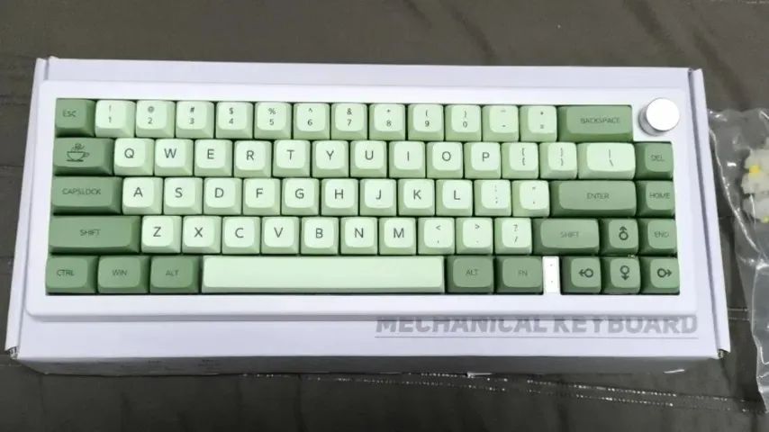 Teclado Custom GMK67 Branco Novo