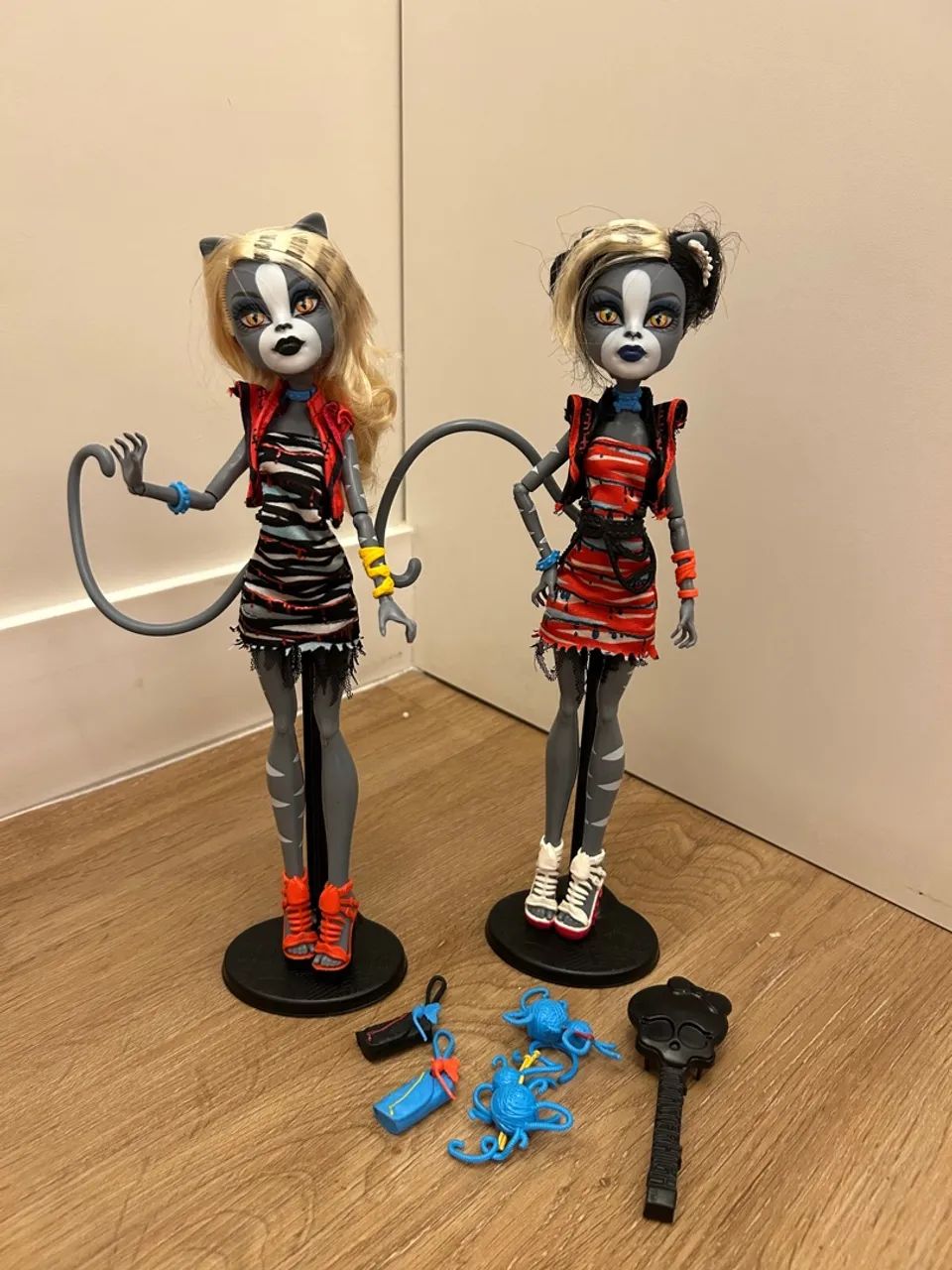 Bonecas Meowlody e Purrsephone Zombie Shake - completas