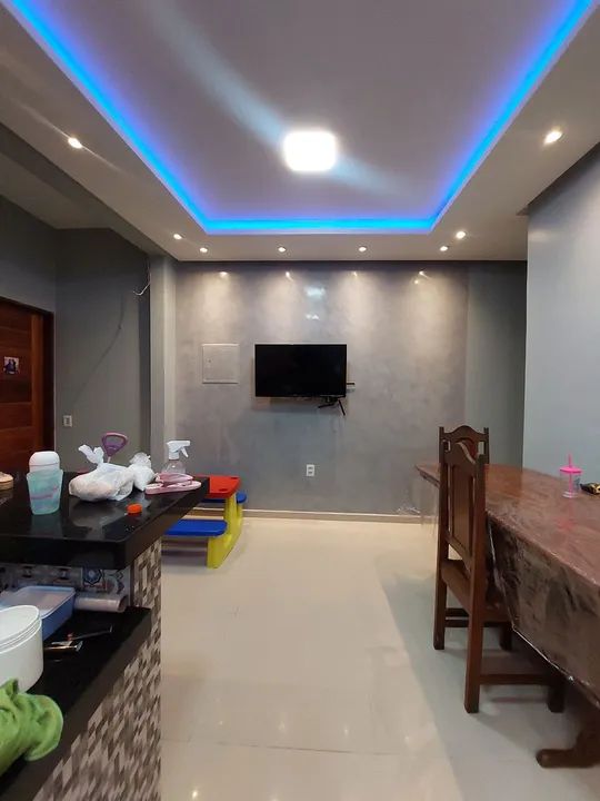 VENDO EXELENTE CASA, EM ACABAMENTO DE 1° QUALIDADE.. - Foto 2