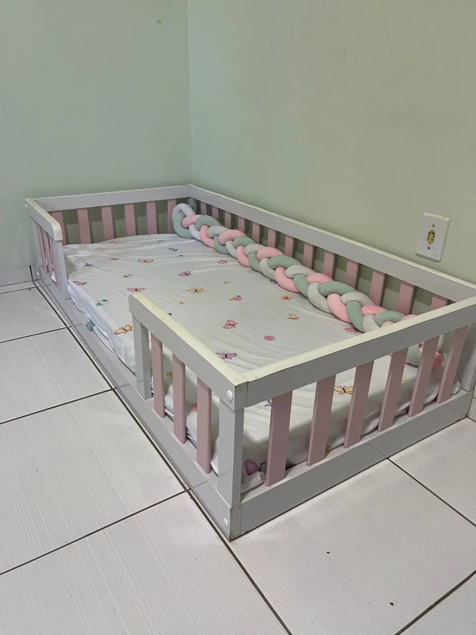 Cama Infantil Montessori com Grade de Proteção