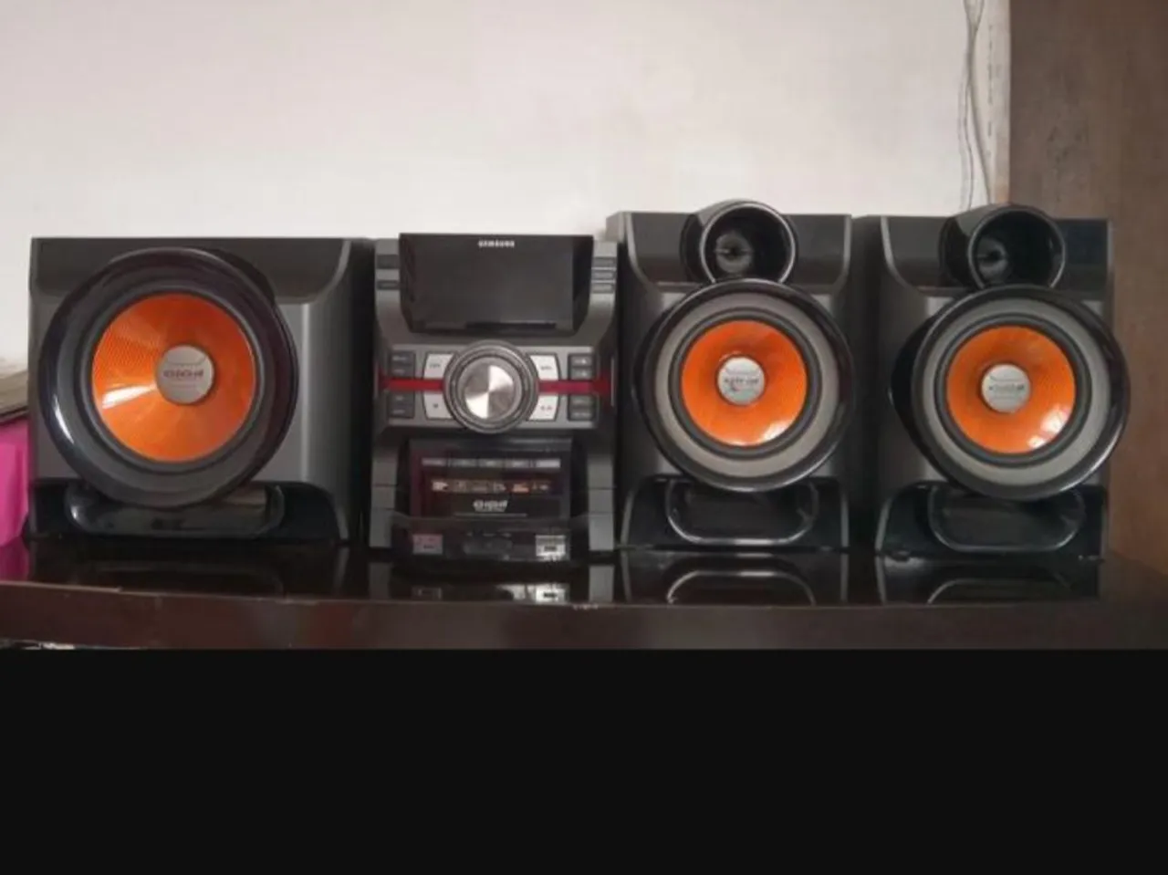 Mini System Samsung com Caixas Acústicas Potentes
