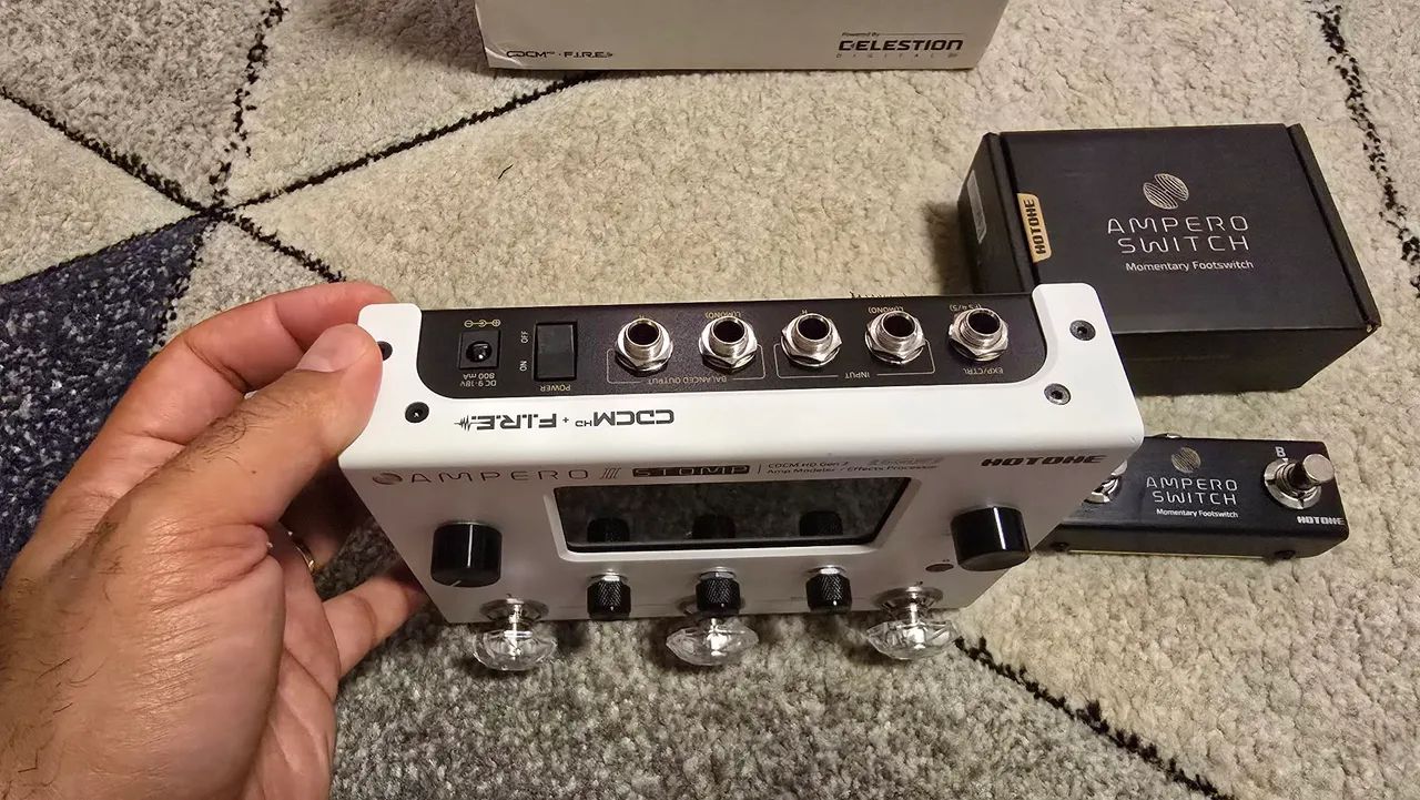 Pedaleira Ampero Stomp II Hotone com switch - Instrumentos