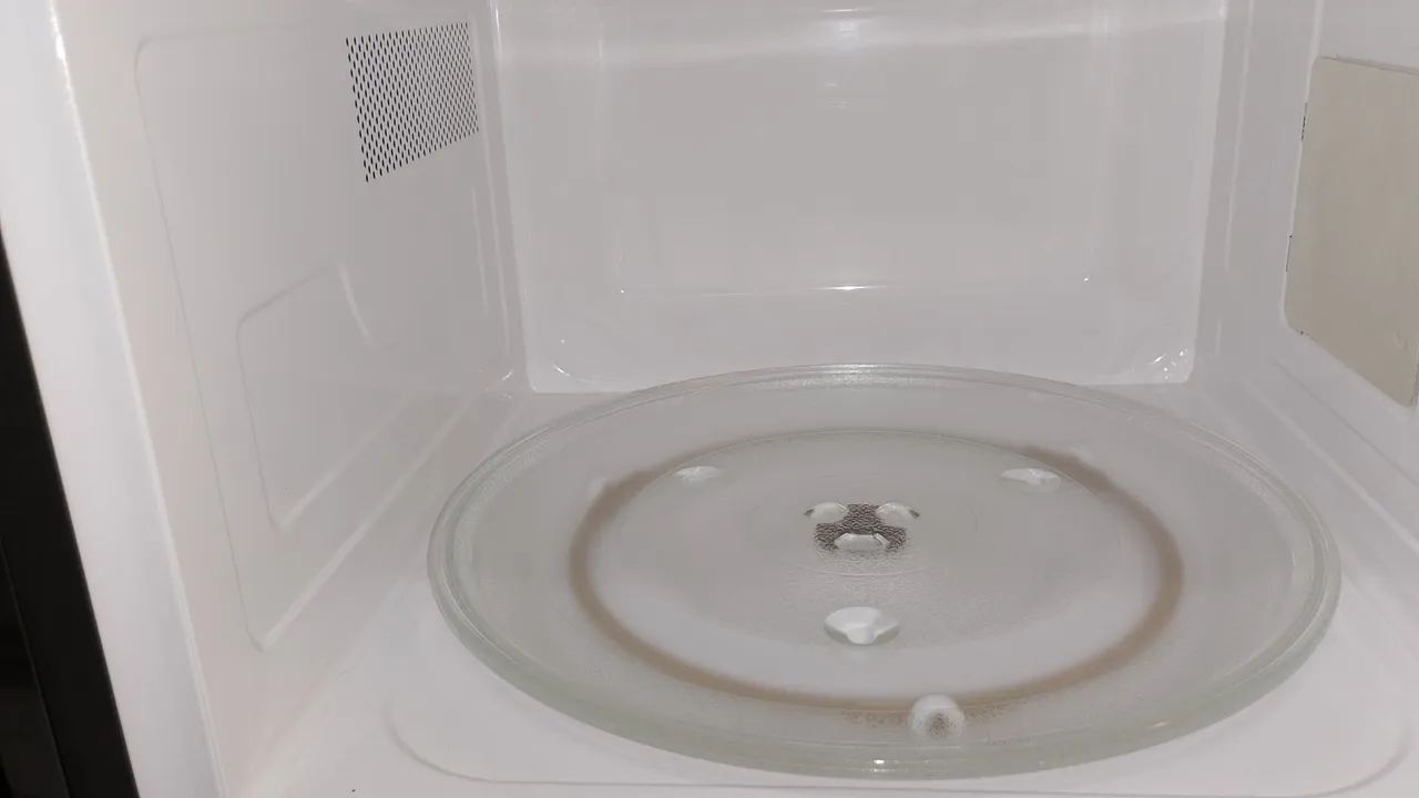 Microondas Midea 31litros. - Foto 2