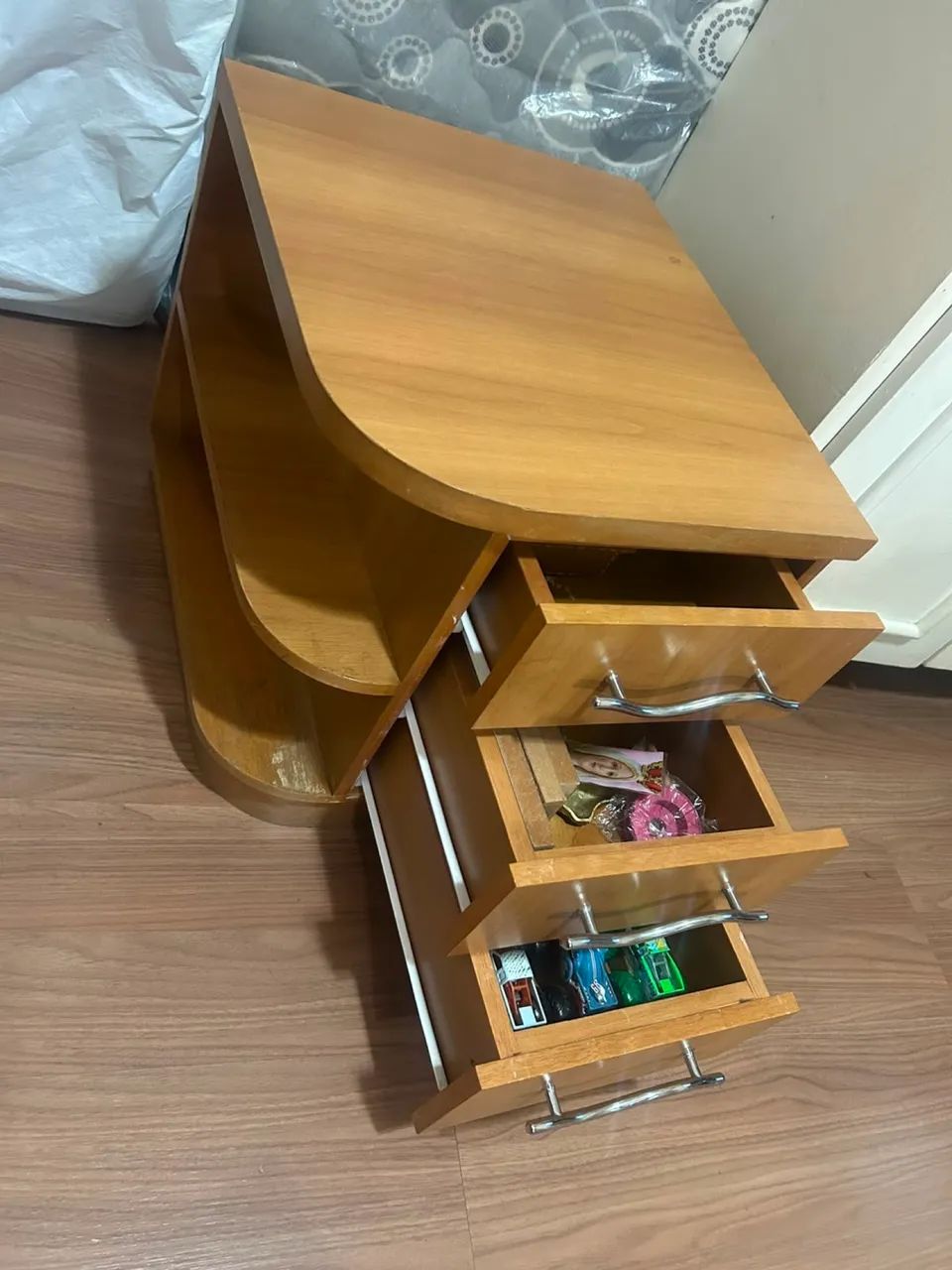Criado / Mesa de Cabeceira 