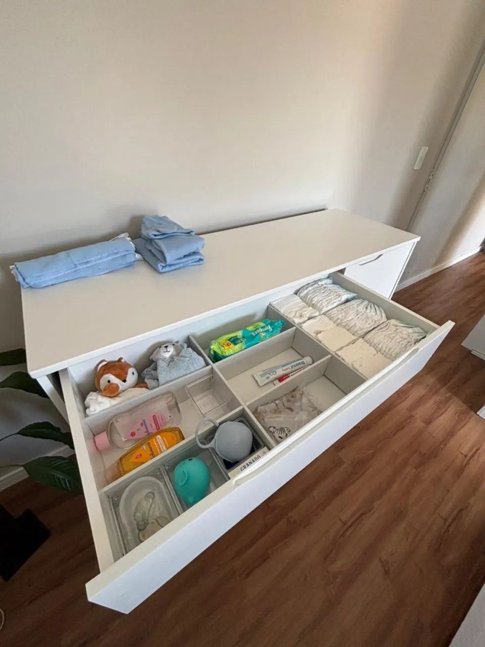 Vendo cômoda em MDF  - Foto 2