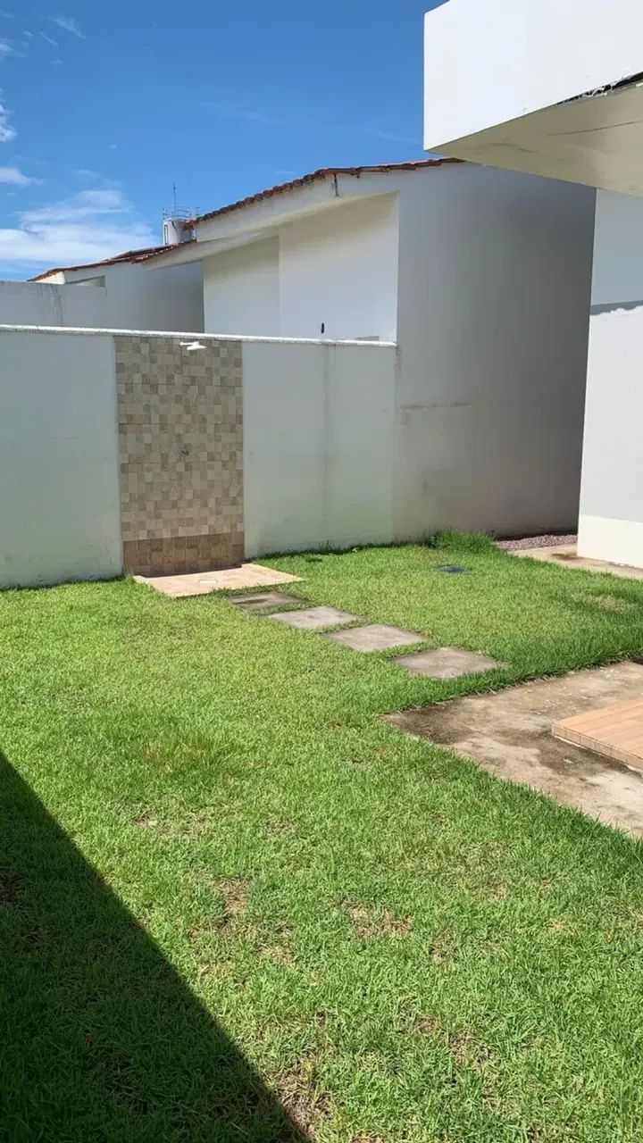 CASA EM CONDOMÍNIO