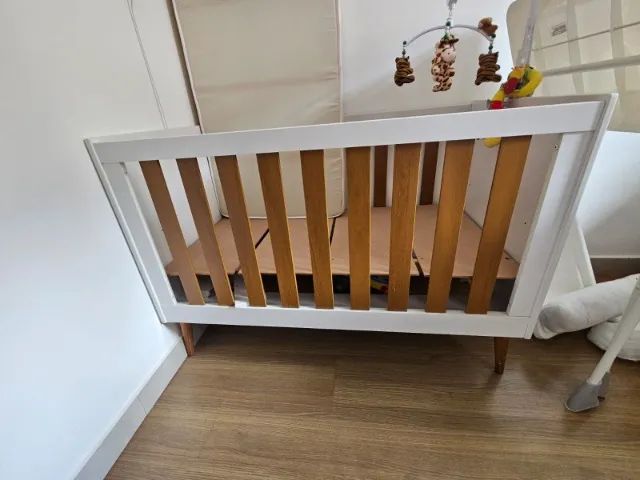 Vende-se berço com colchão e móbile - Foto 2
