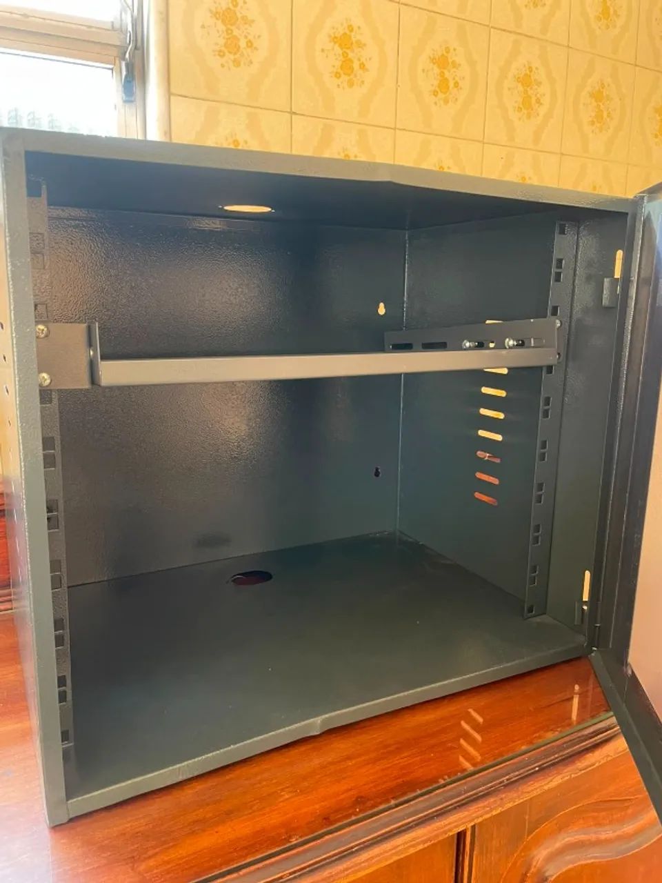 Rack Metálico de Parede para CFTV / DVR com Chave - Foto 2