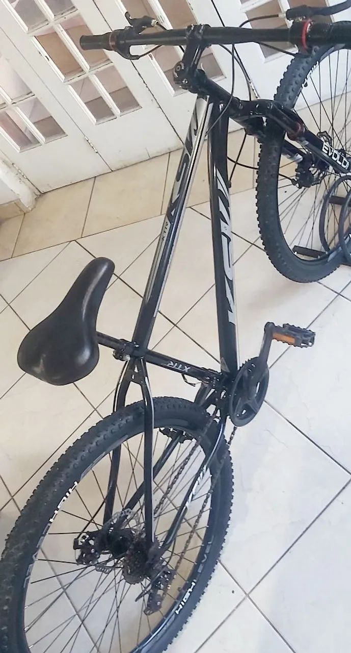 Bicicleta Aro 29 estado de nova - Foto 5
