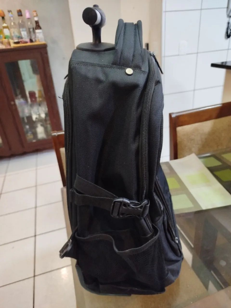 Mochila Executiva com Rodinhas - Marca Clio - Semi-nova - Foto 4