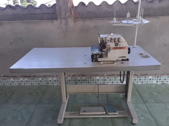 Maquina overlock - Foto 2