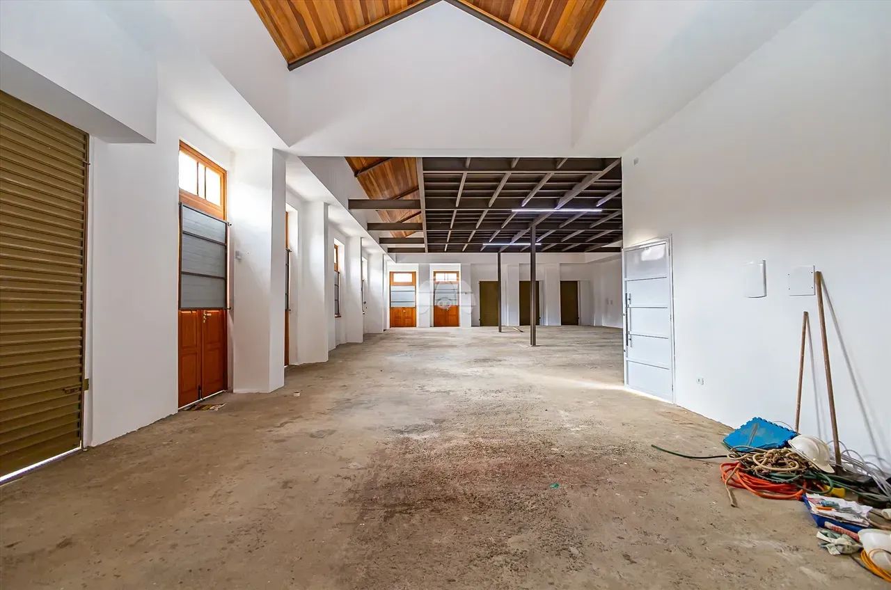 Prédio Comercial para Venda no Bairro Rebouças