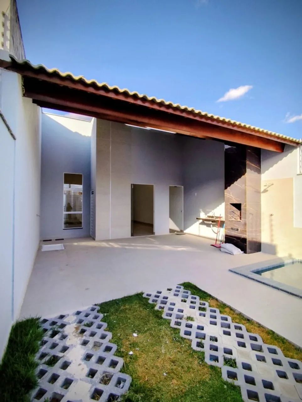 CASA DE ALTO PADRÃO COM PISCINA E HIDROMASSAGEM | PRONTA PARA MORAR | 3 QUARTOS