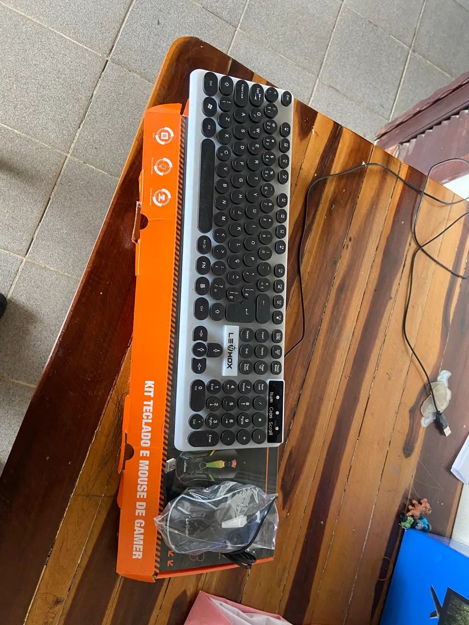Kit mouse e teclado gamer rgb