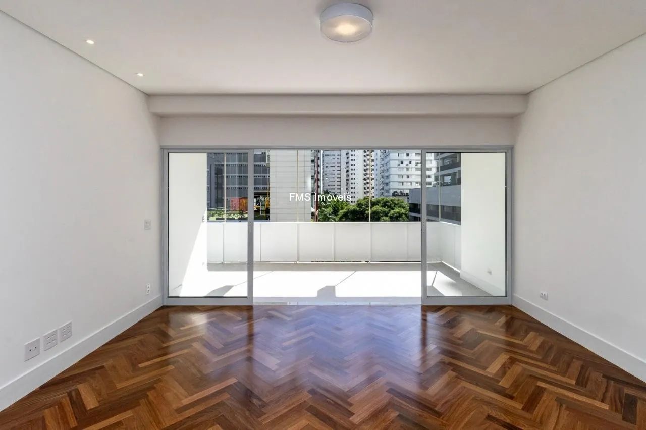 Imperdível apartamento de 3 quartos na Consolação - São Paulo-SP, com 202m² e suíte!
