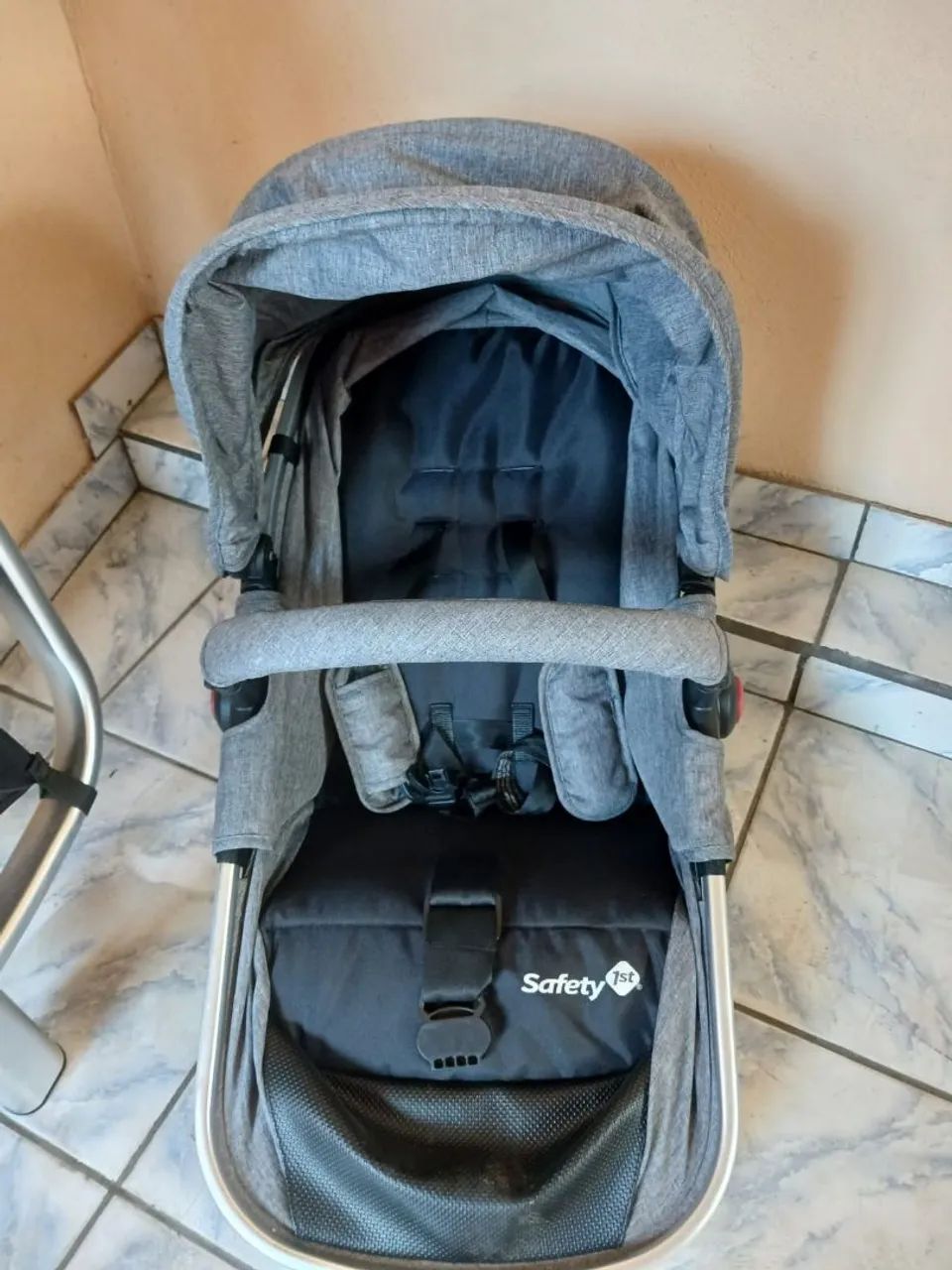 Carrinho de bebê 1ST Safet 2018