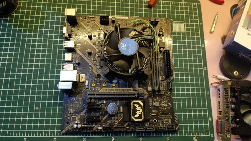Kit Placa mãe Asus + I3-8100 - Foto 2