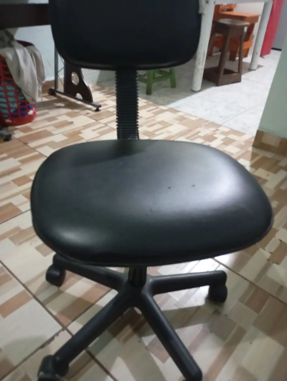 Cadeira de escritório/ bancada - Foto 2