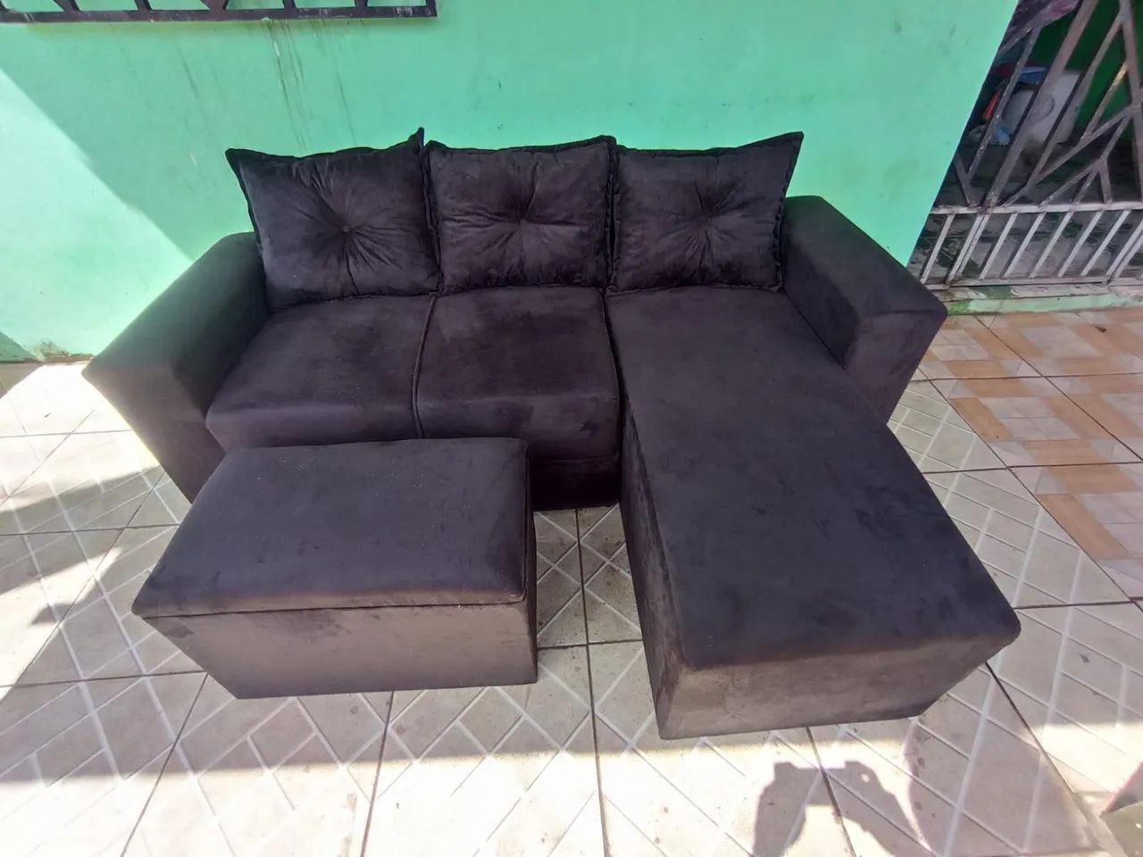 Promoção sofá cheisy simples três lugares novos e completos, várias cores 