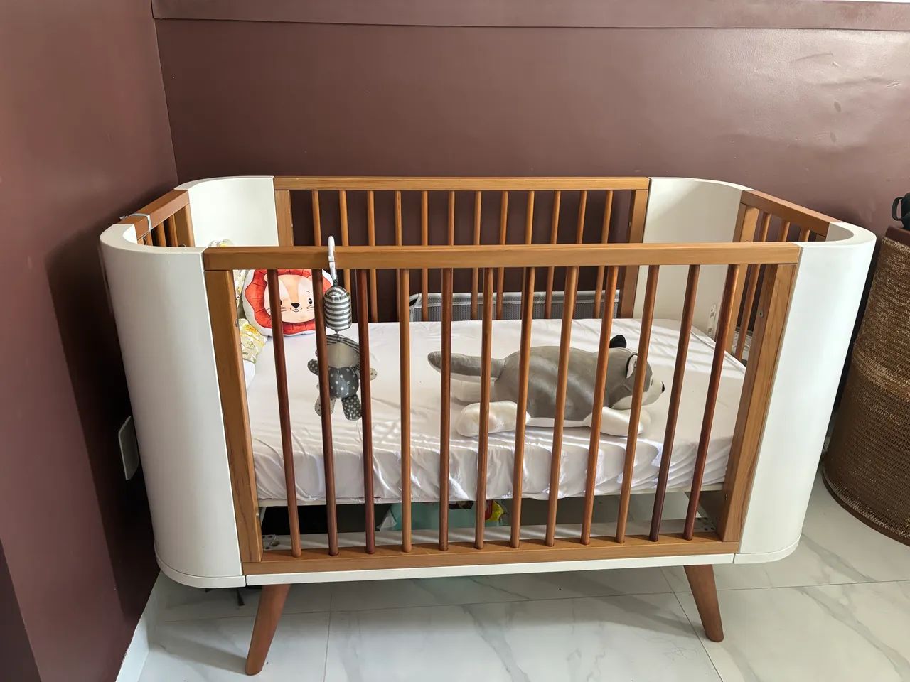 Berço de madeira moderno evolutivo