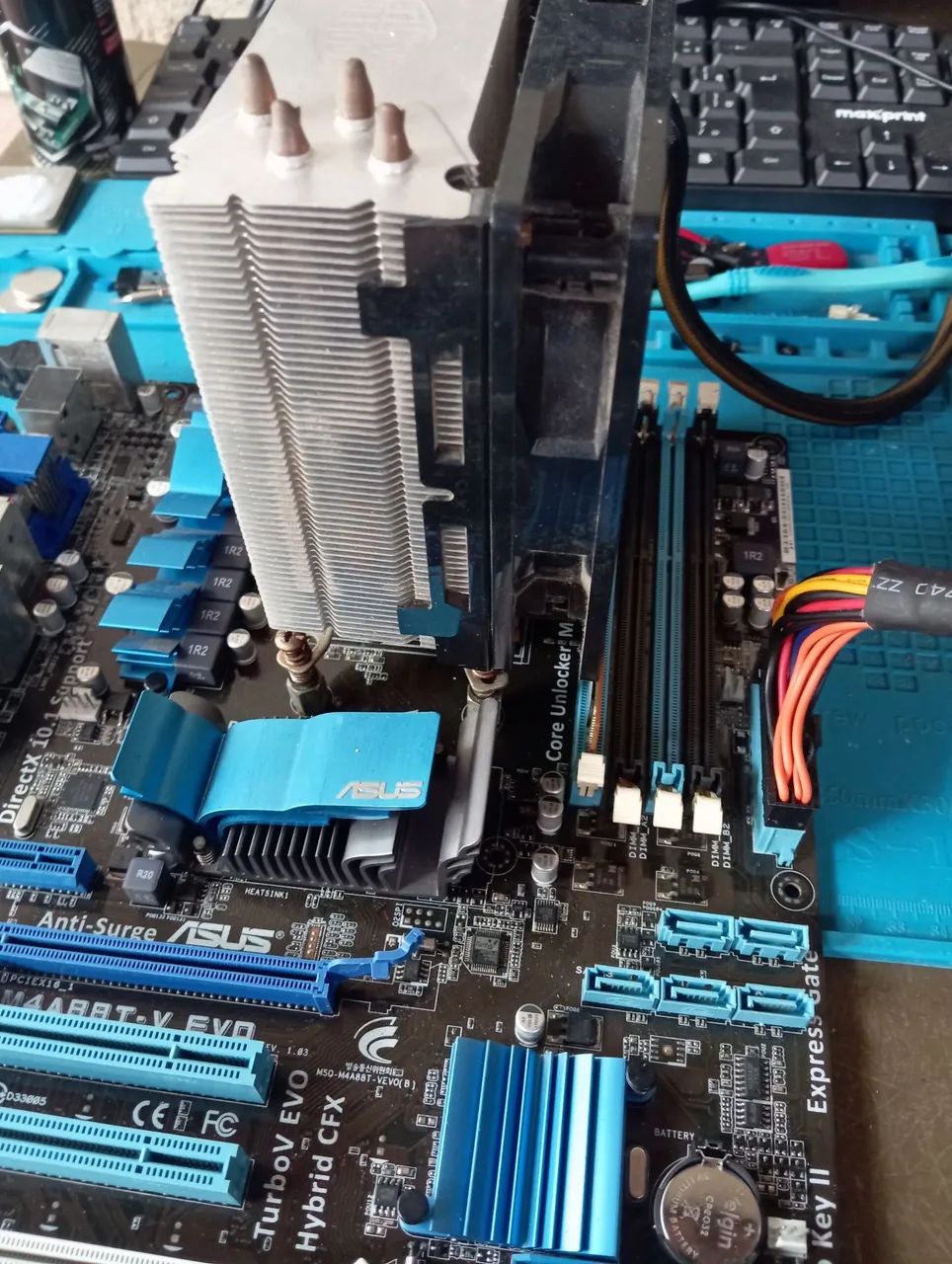 Placa Mãe Asus + Phenom II X6 Cooler master C/Espelho - Foto 2