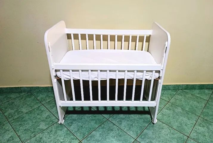  Mini berço com colchão Grade móvel  - Foto 2
