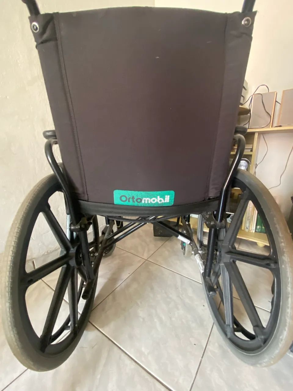 Vendo essa cadeira de rodas  - Foto 2