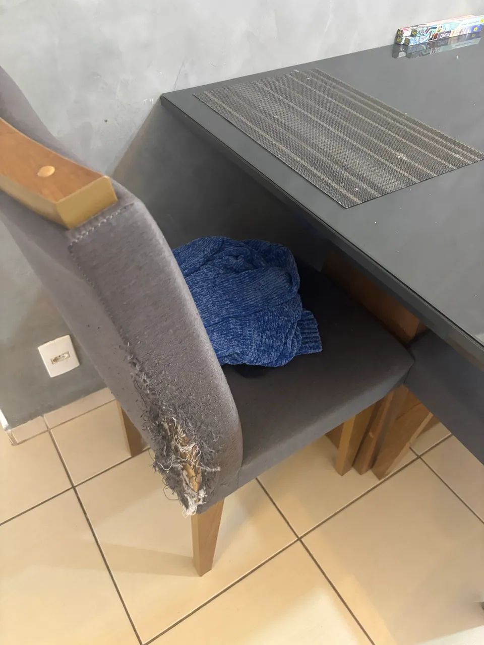 Mesa com 4 cadeiras - Foto 3