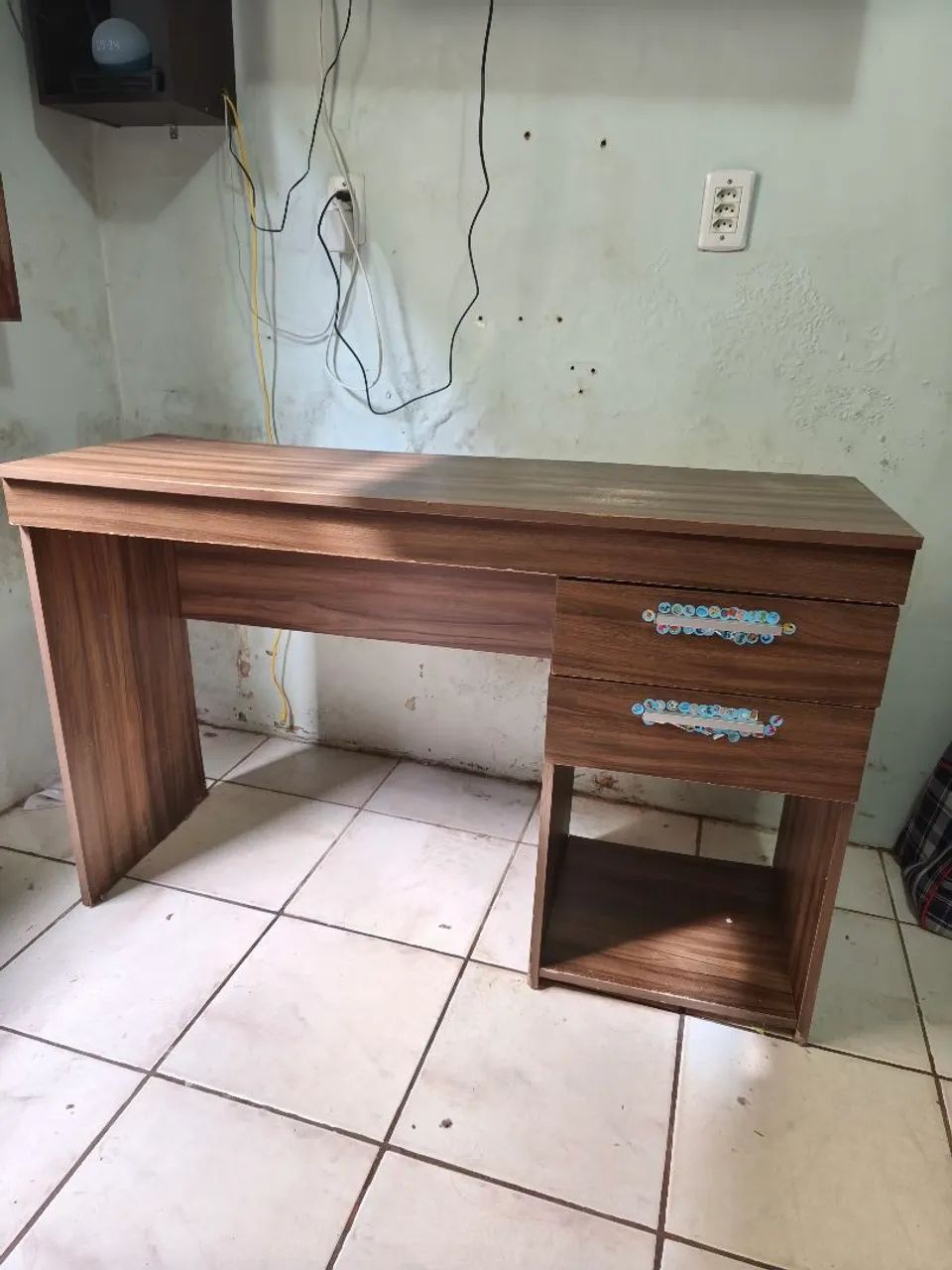 Escrivaninha para computador e estudar