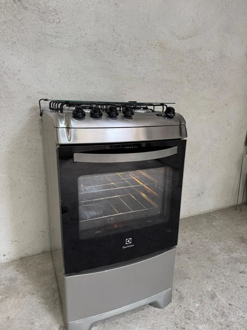 VENDO UM LINDO FOGÃO DA MARCA ELECTROLUX INOX PARCELO NO CARTÃO DE CRÉDITO  - Foto 5