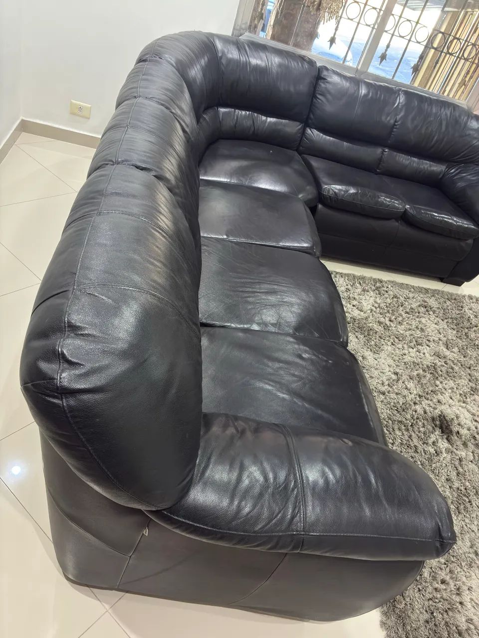 Sofá de couro 6 lugares  novo  - Foto 4