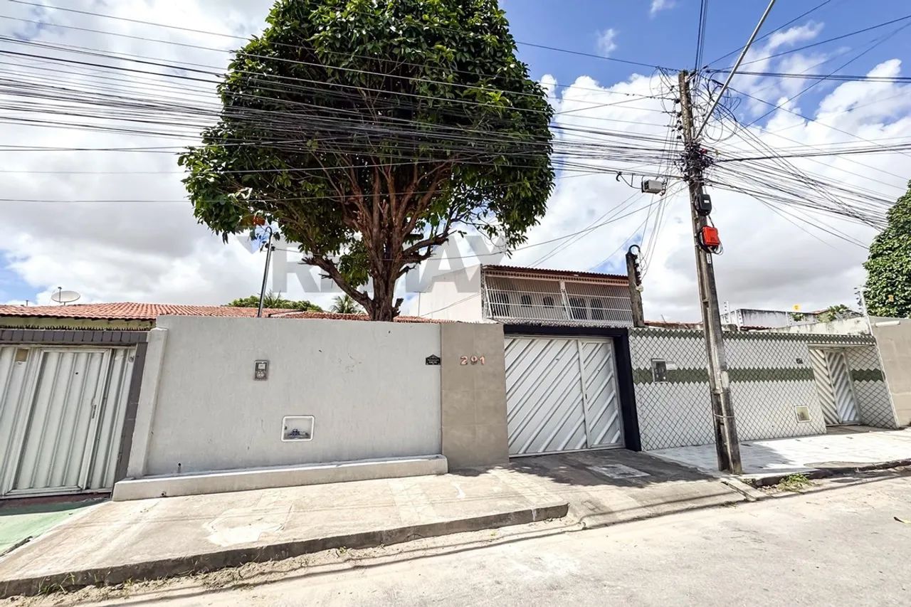 Casa no Jóquei Clube: Espaço e Conforto Imperdíveis!
