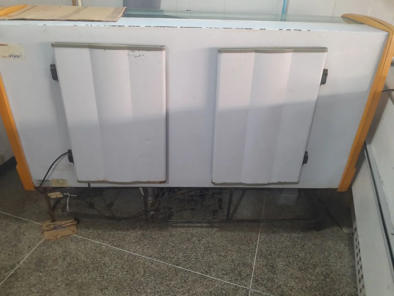 Balcão frio com duas bandejas 1,80m