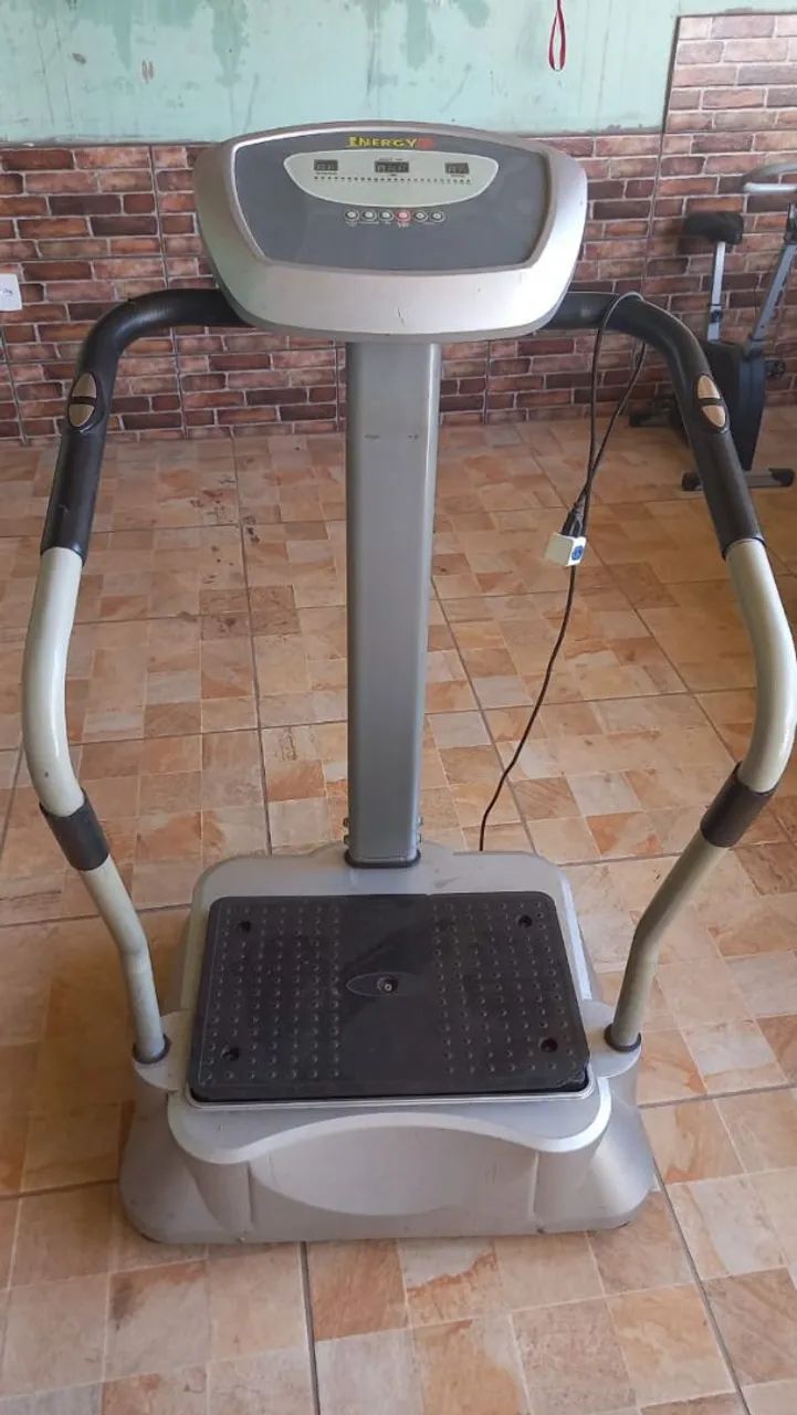 Plataforma vibratória semi nova