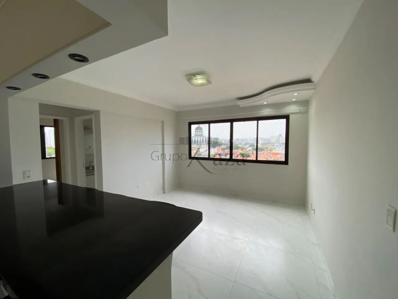 Apartamento - Jardim das Indústrias - Edifício Itamambuca - 2 Dormitórios - 60m².