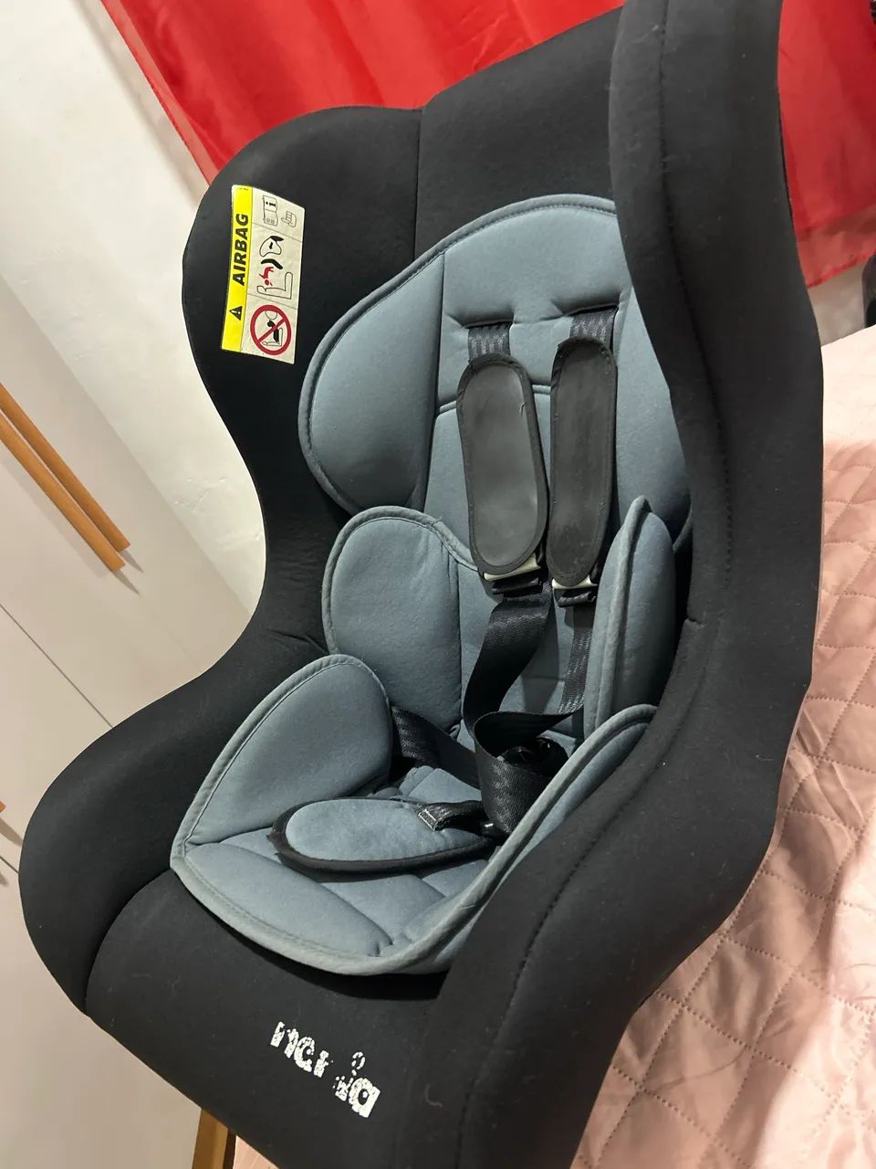 Cadeirinha de carro infantil de 15-25 Kg, com cinto regulável, muito bem conservada. - Foto 3