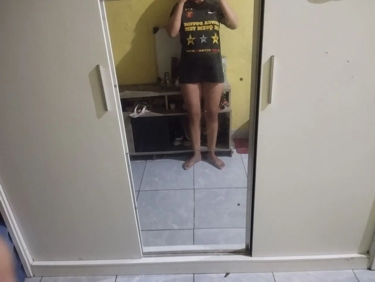 Vendo Guarda-roupa branco vai desmontado - Foto 2