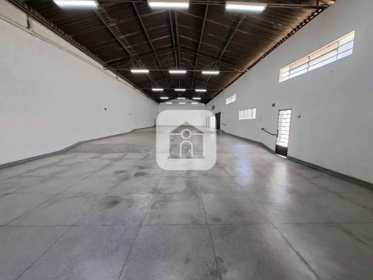 Galpão comercial para locação no bairro Roosevelt - Foto 3